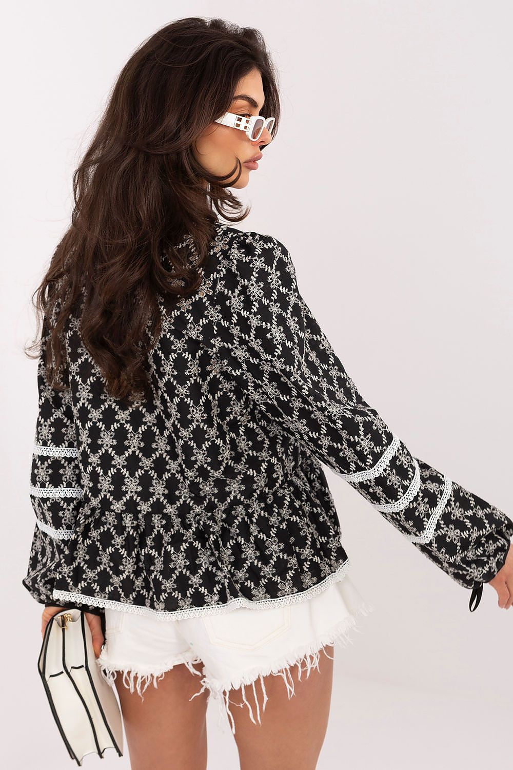  Blouse model 227327 Lakerta 